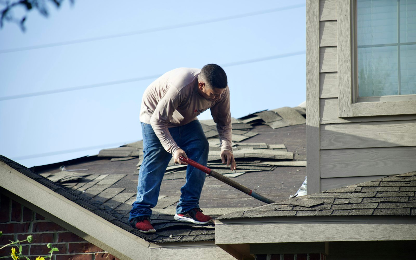 Roof Repair or Replacement? How to Make the Right Call